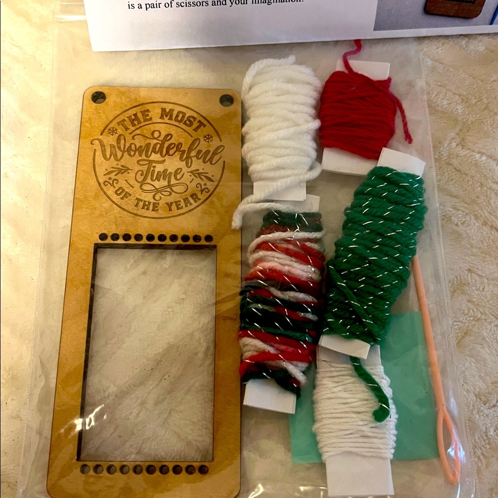 Red and Green Holiday Weaving Kit